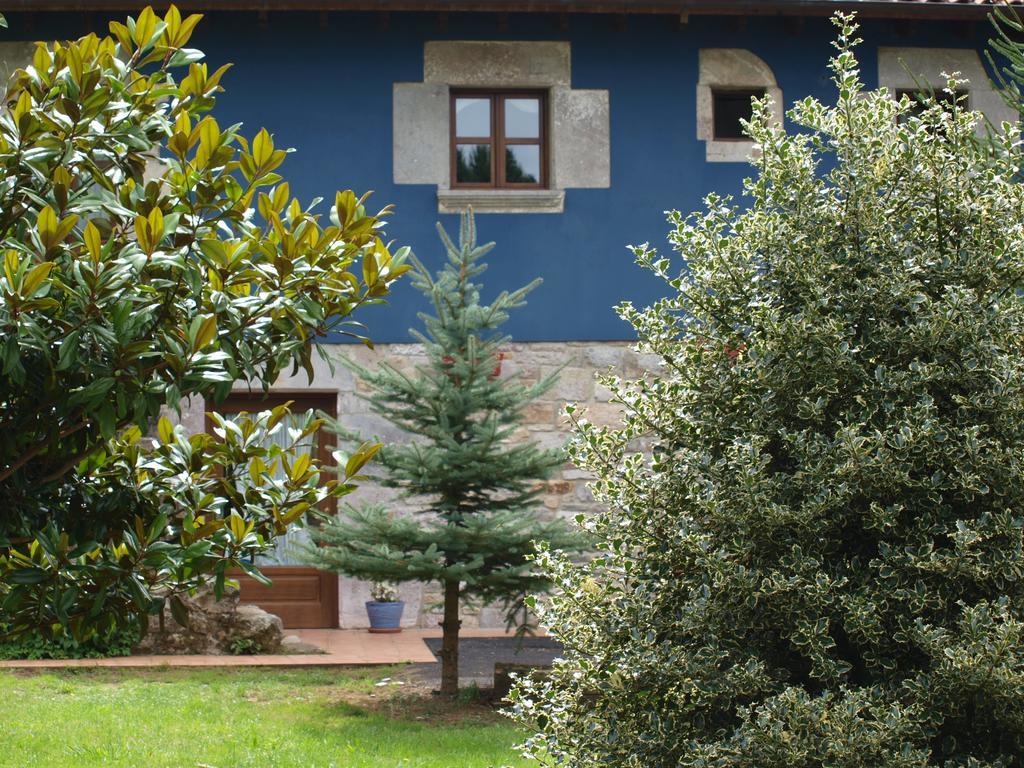 Bajo Los Tilos Hostal Ribadesella Exterior foto